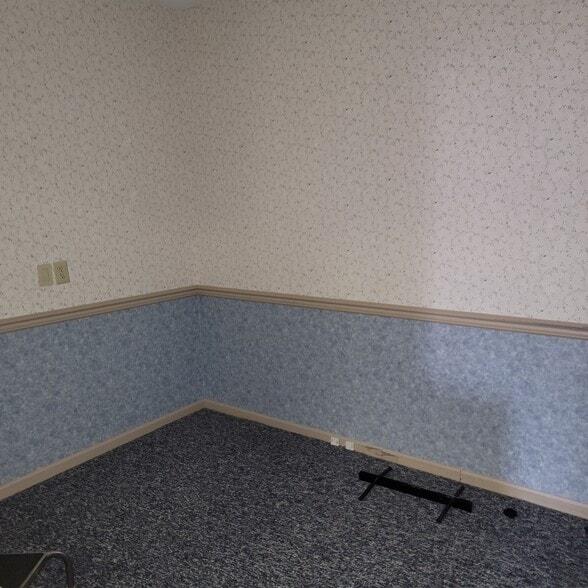 More Photos Of 600 Main St, Riverton Office For Sale