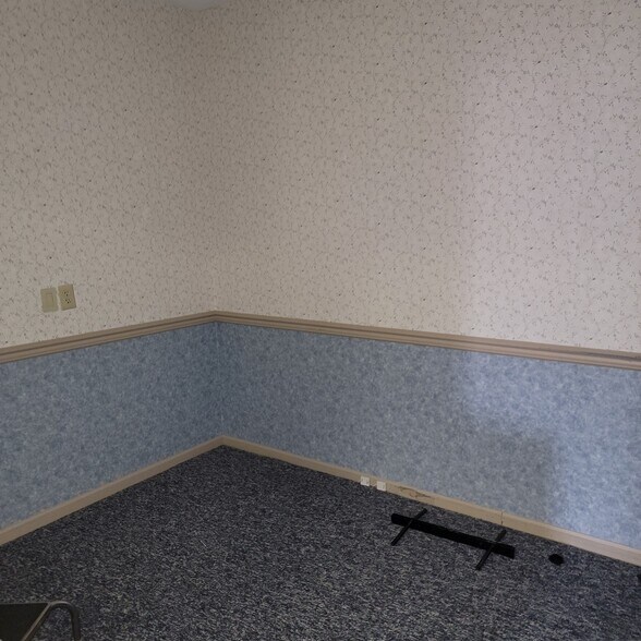 More Photos Of 600 Main St, Riverton Office For Sale