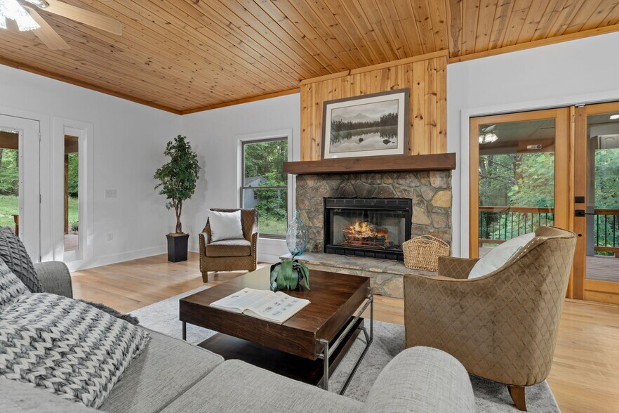 More Photos Of 122 Highlands View Rd, Highlands Specialty For Sale