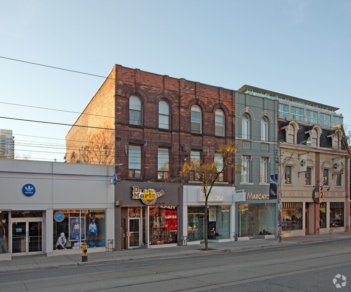 More Photos Of 393 Queen St W, Toronto Storefront Retail Residential For Lease