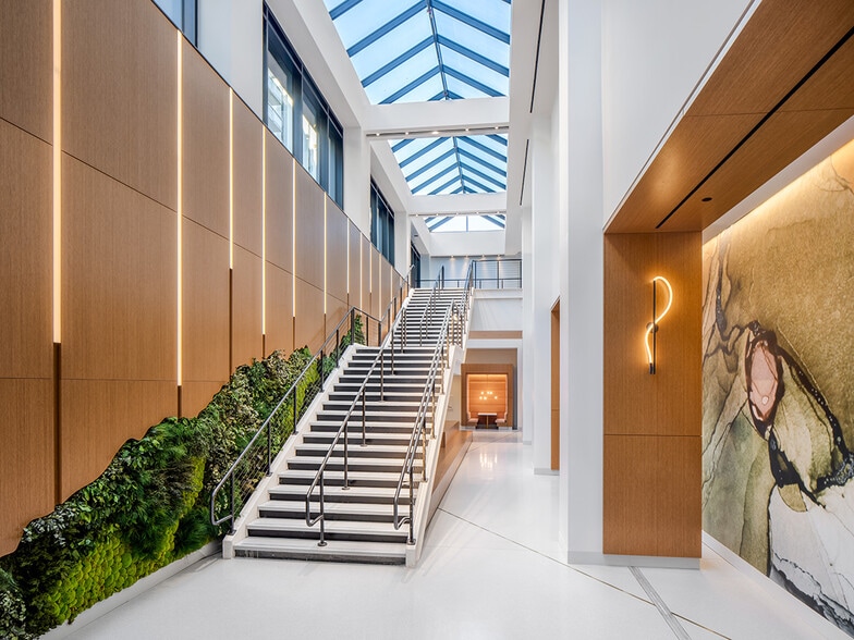 More Photos Of 2450 Crystal Dr, Arlington Office For Lease