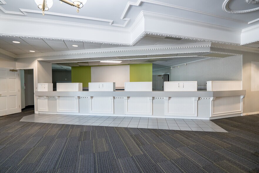 More Photos Of 300 W Main St, Lake Butler Storefront Retail Office For Sale