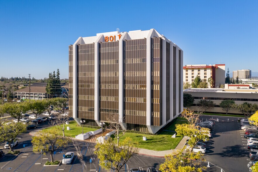 More Photos Of 801 N Tustin Ave, Santa Ana Medical For Lease