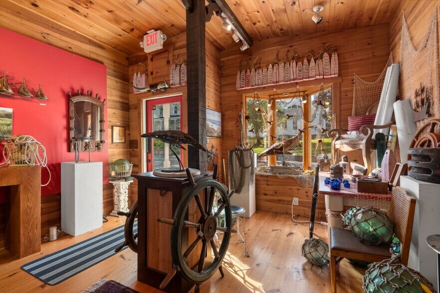 More Photos Of 10 McKown St, Boothbay Harbor Storefront For Sale