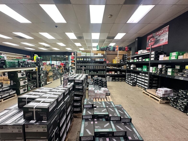 More Photos Of 306 Canton Rd, Cumming Freestanding For Lease