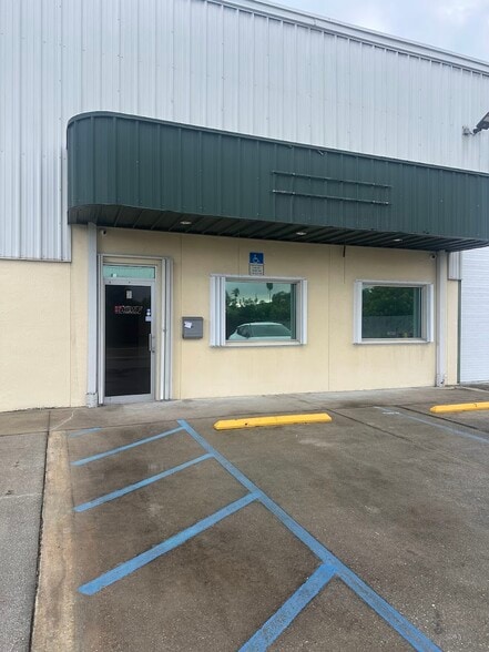 More Photos Of 161 Commerce Rd, Boynton Beach Warehouse For Sale