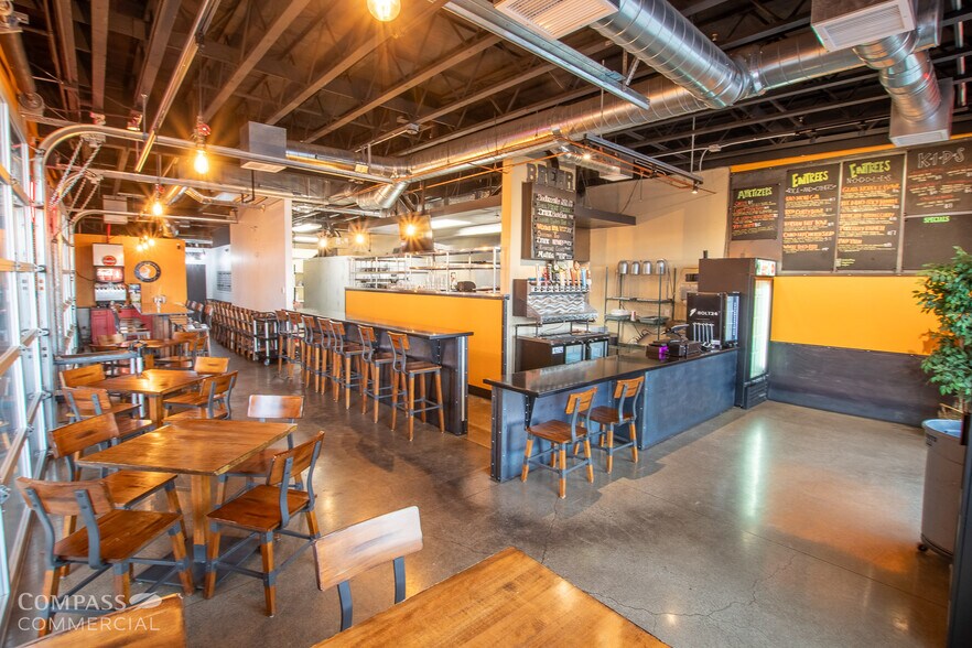 More Photos Of 1462 NE Cushing Dr, Bend General Retail For Lease