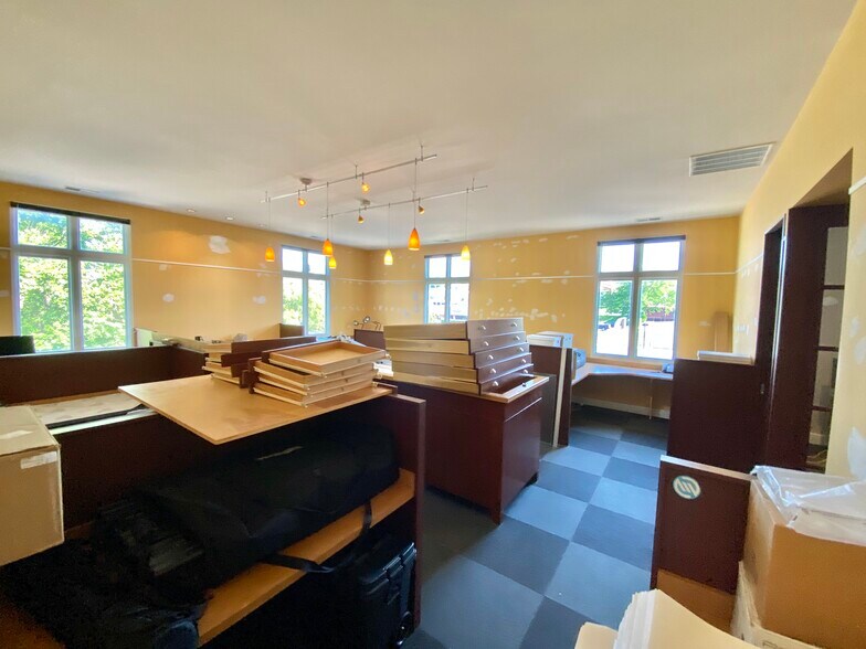 More Photos Of 1005 S 76th Ave, Omaha Medical For Lease