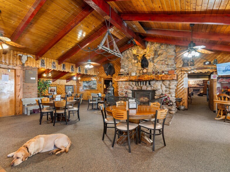 More Photos Of 900 S Highway 39, Huntsville Restaurant For Sale