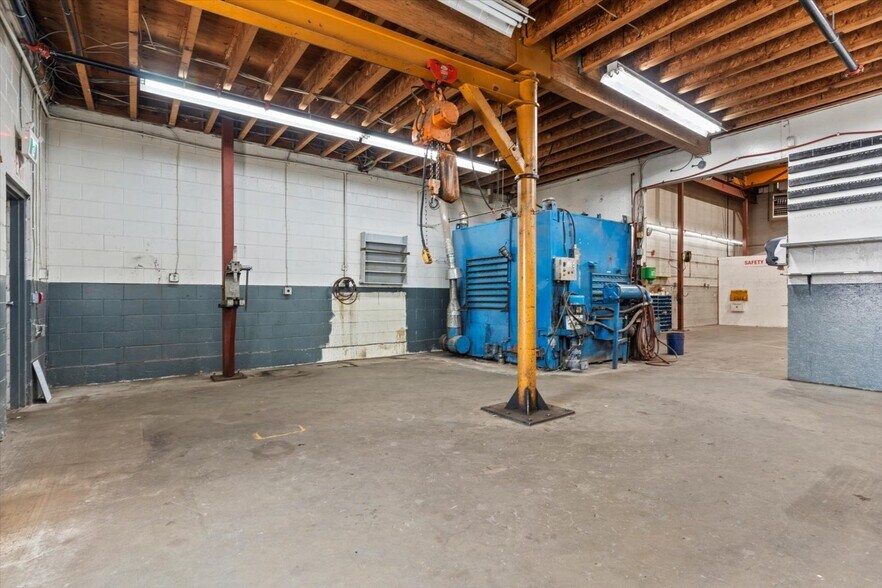 More Photos Of 44755 Yale Rd, Chilliwack Warehouse For Sale