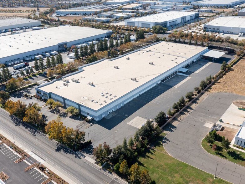 More Photos Of 3500 Carlin Dr, West Sacramento Distribution For Sale
