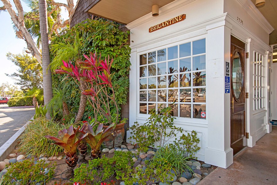 More Photos Of 2725-2727 Shelter Island Dr, San Diego Storefront Retail Office For Lease