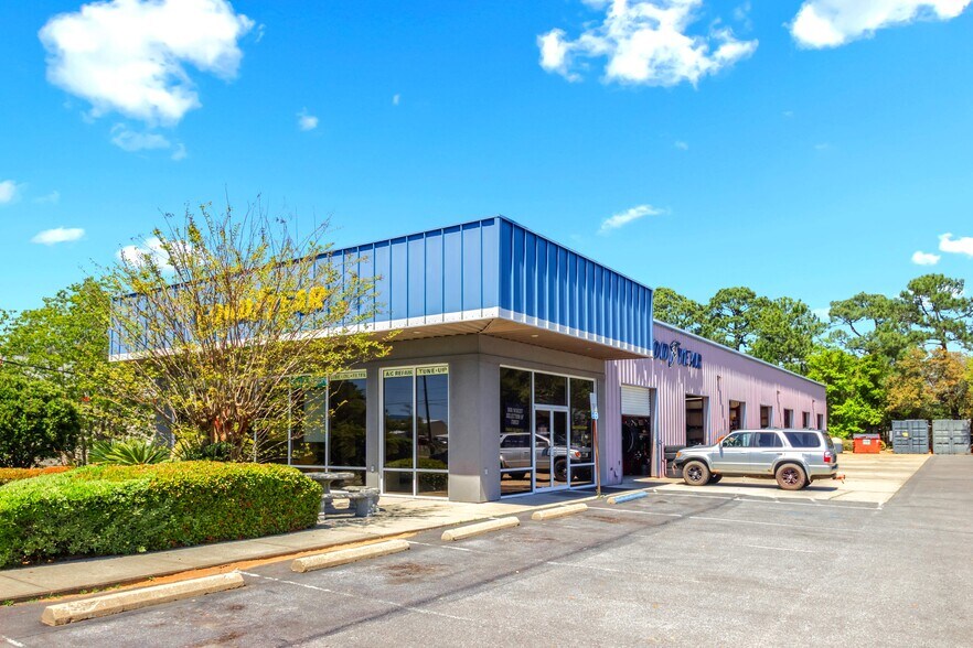 More Photos Of 8460 Navarre Pky, Navarre Auto Repair For Sale