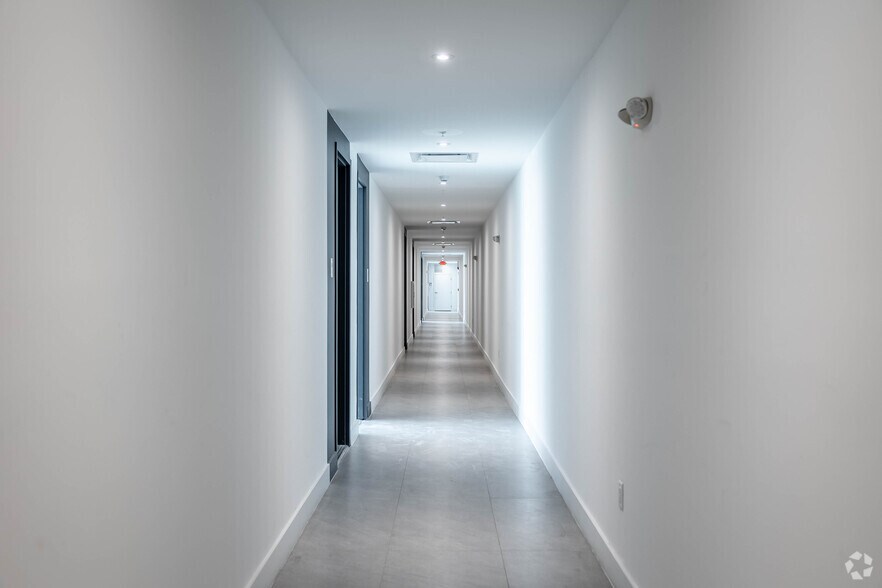 More Photos Of 500 N Dixie Hwy, Hallandale Beach Medical For Lease