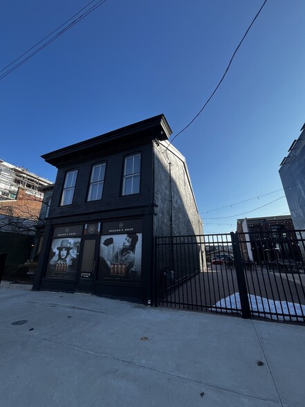 More Photos Of 610 E Market St, Louisville Freestanding For Sale