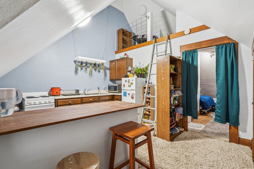 More Photos Of 1132 Main St, Grinnell Multifamily For Sale