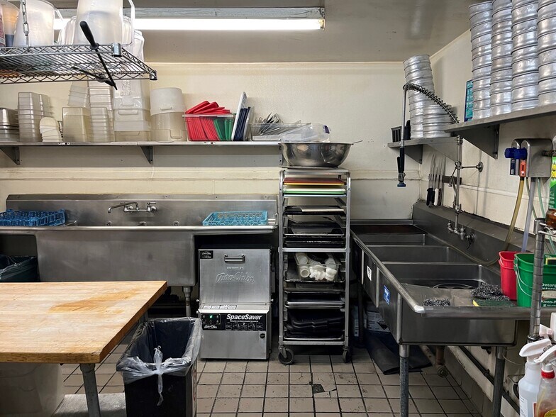 More Photos Of 6613 Hollis St, Emeryville Flex For Sale