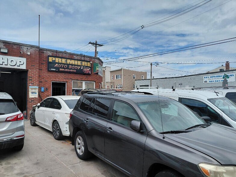 More Photos Of 327 Anderson Ave, Fairview Auto Repair For Sale