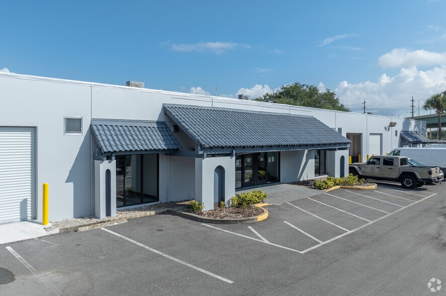 More Photos Of 3443-3479 Parkway Center Ct, Orlando Unknown For Lease