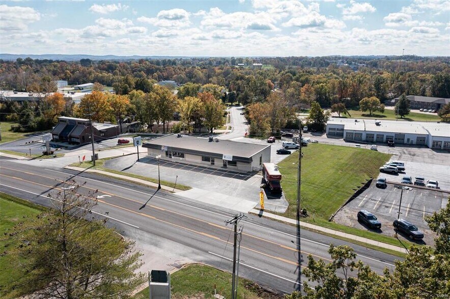 More Photos Of 2300-2314 W Osage St, Pacific Freestanding For Lease
