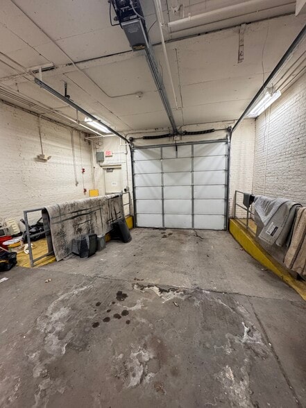 More Photos Of 334 Ontario St, Albany Warehouse For Sale