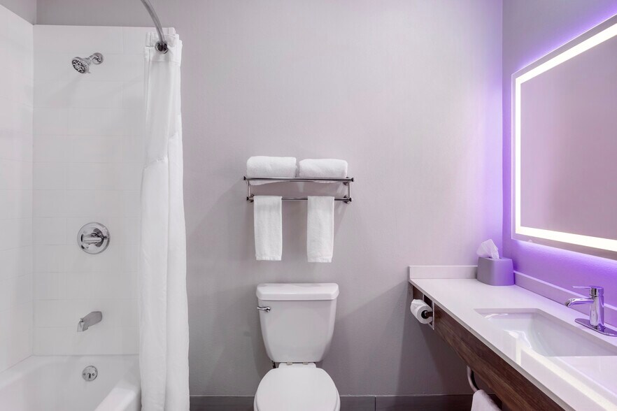 More Photos Of 2965 E Main St, Alice Hospitality For Sale