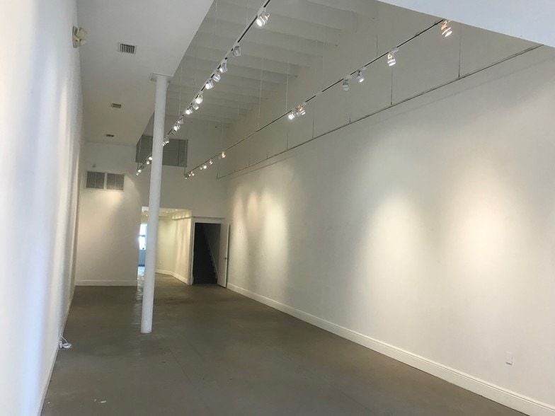 More Photos Of 355-359 Miracle Mile, Coral Gables Freestanding For Lease