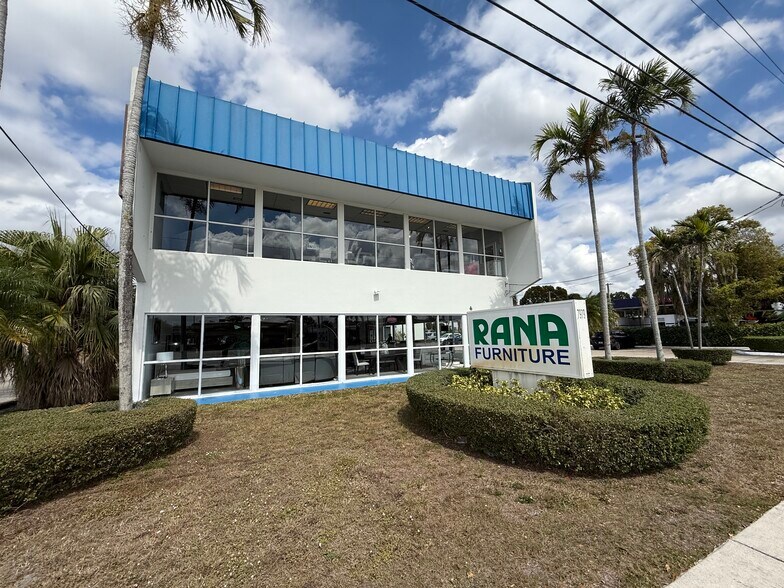 More Photos Of 7979 Pines Blvd, Pembroke Pines Storefront Retail Office For Sale