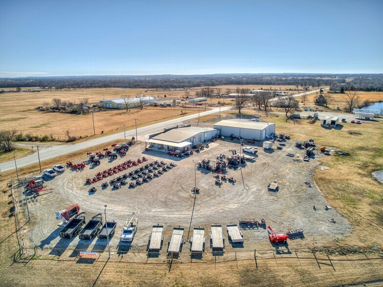 More Photos Of 2238 N Broadway St, Checotah Auto Repair For Sale