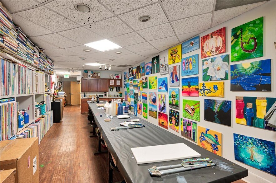 More Photos Of 32 West St, Annapolis Storefront Retail Residential For Sale