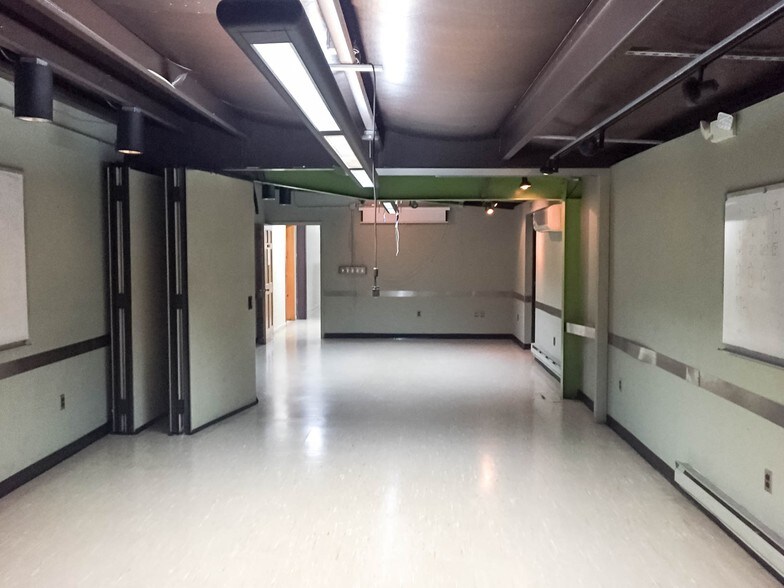 More Photos Of 2 Flint Mine Rd, Coxsackie Manufacturing For Sale