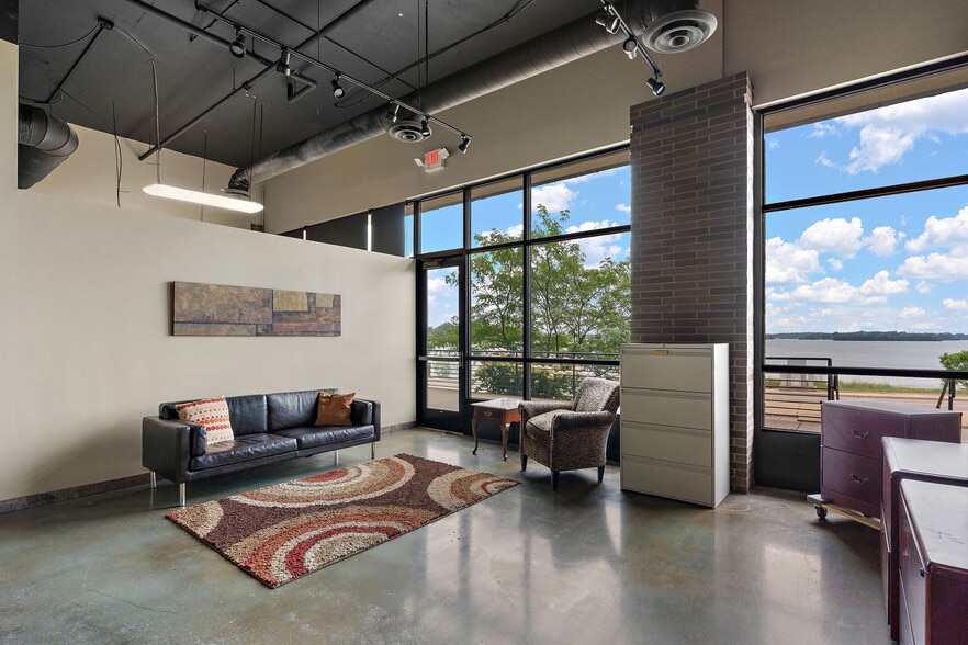 More Photos Of 4100 Shoreline Dr, Spring Park Apartments For Sale