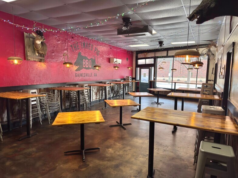 More Photos Of 893 Main St SW, Gainesville Storefront For Lease