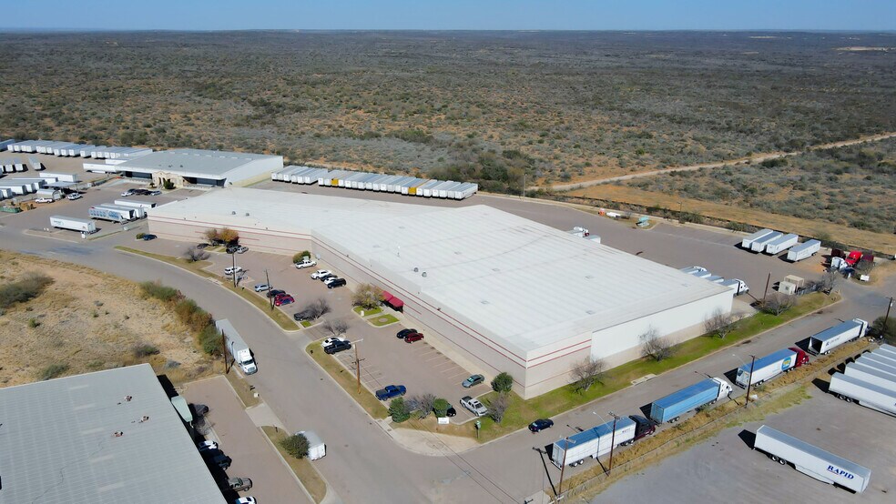 More Photos Of 1629 World Trade Center Loop, Laredo Distribution For Lease