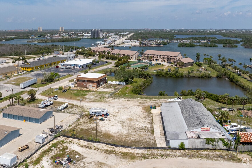 More Photos Of 870 Buttonwood Dr, Fort Myers Beach Distribution For Sale