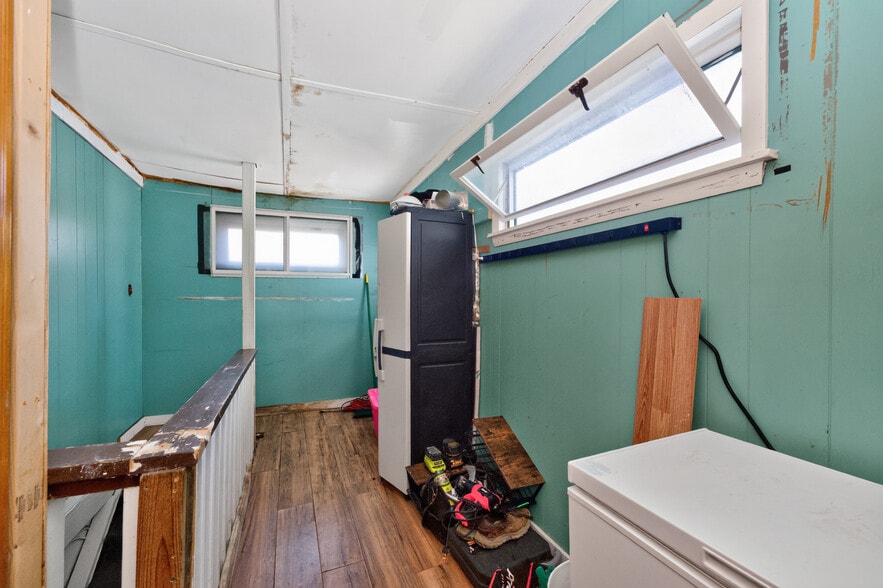 More Photos Of 41 Chestnut St, Amsterdam Storefront Retail Residential For Sale