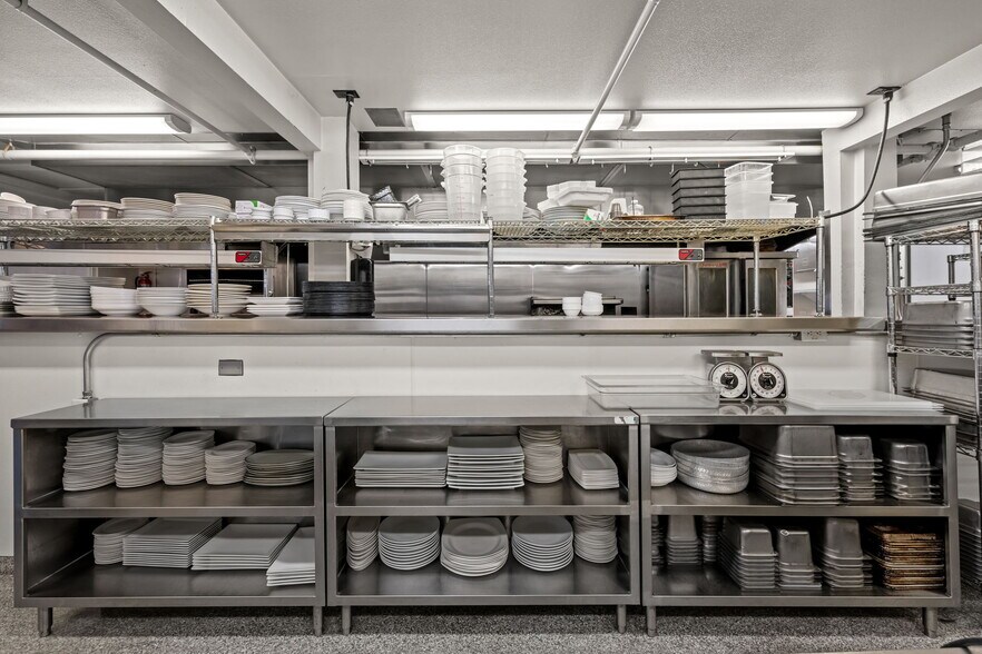 More Photos Of 121 E 2nd Ave, Niwot Restaurant For Sale