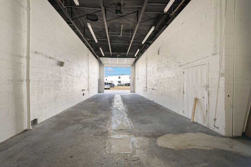 More Photos Of 304 E Vickery Blvd, Fort Worth Warehouse For Lease
