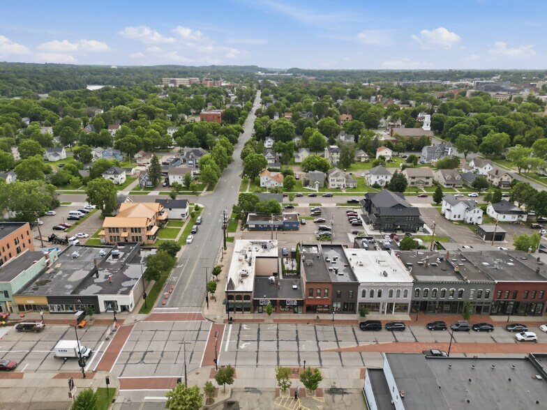 More Photos Of 442 Water St, Eau Claire Bar For Sale