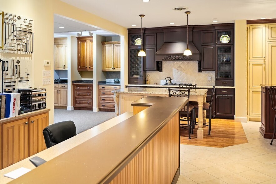 More Photos Of 1291 Worcester Rd, Framingham Office For Sale
