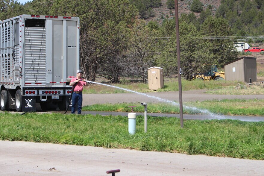 More Photos Of 24221 US-97 Hwy, Klamath Falls Contractor Storage Yard For Sale