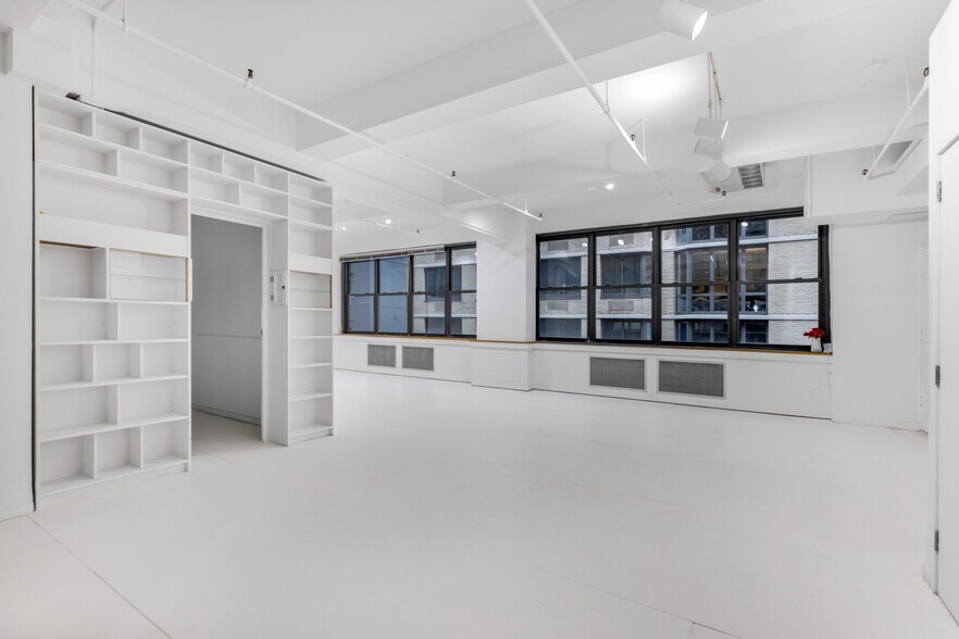 More Photos Of 335 W 38th St, New York Apartments For Sale