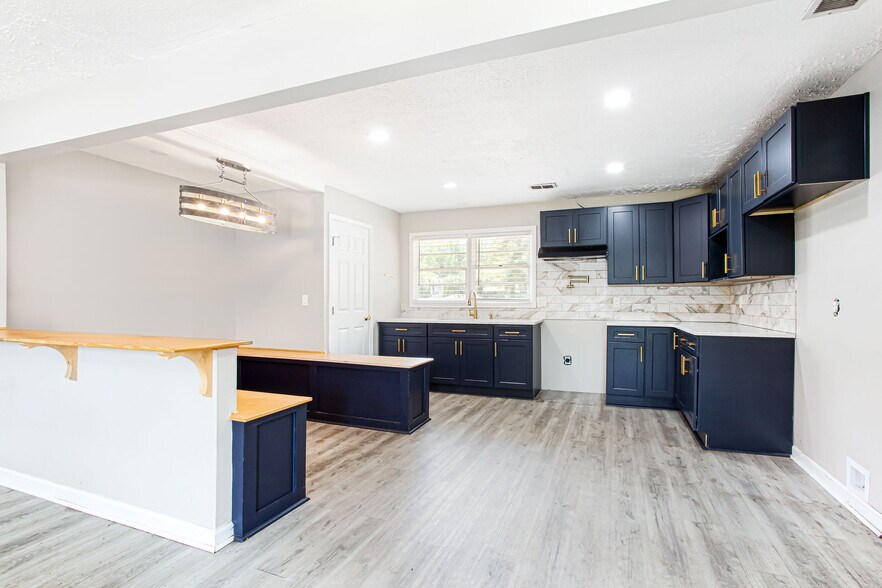 More Photos Of 2758 Five Forks Trickum Rd, Lawrenceville Office For Sale