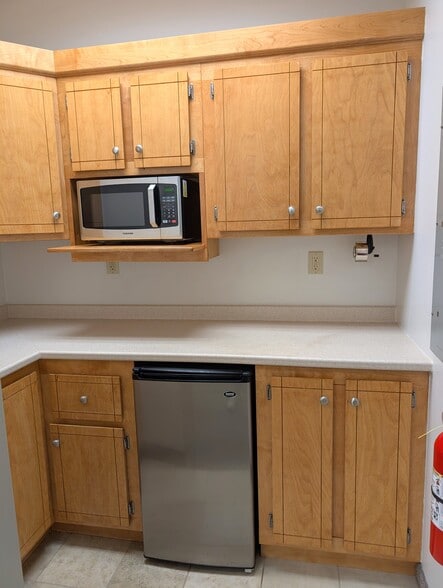 More Photos Of 1449 Old Waterbury Rd, Southbury Office For Sale