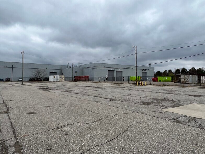 More Photos Of 11530 Stephens Rd, Warren Warehouse For Lease