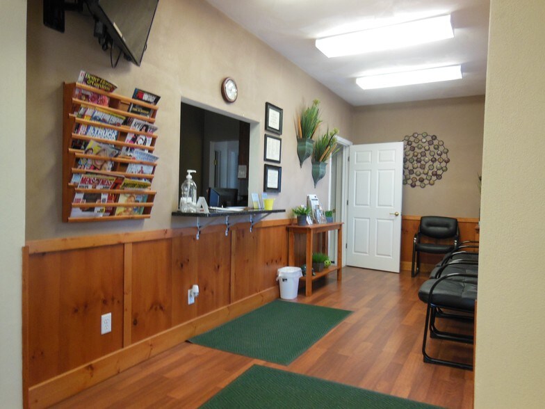 More Photos Of 144 Lincoln Place Ct, Belleville Medical For Sale