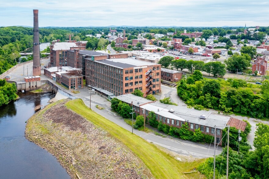 More Photos Of 165 Front St, Chicopee Apartments For Sale
