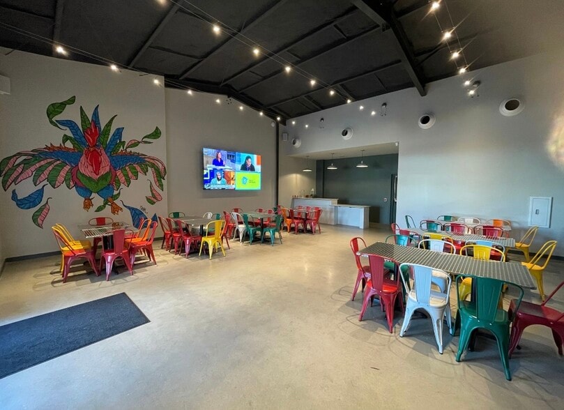 More Photos Of 2935 Airline Dr, Metairie General Retail For Sale