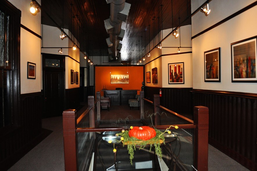 More Photos Of 16 E Avenue A, Temple Office For Lease