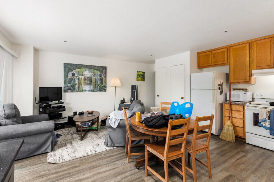 More Photos Of 1260-1278 Broadway, Sonoma Freestanding For Sale